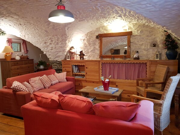 Interior - Serre Chevalier Apartment in a house Country, nice amenities. (Saint-Chaffrey)