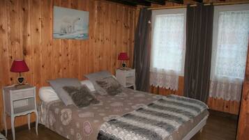 1 bedroom, iron/ironing board, free WiFi