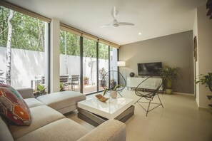 Smart-tv och en stereo