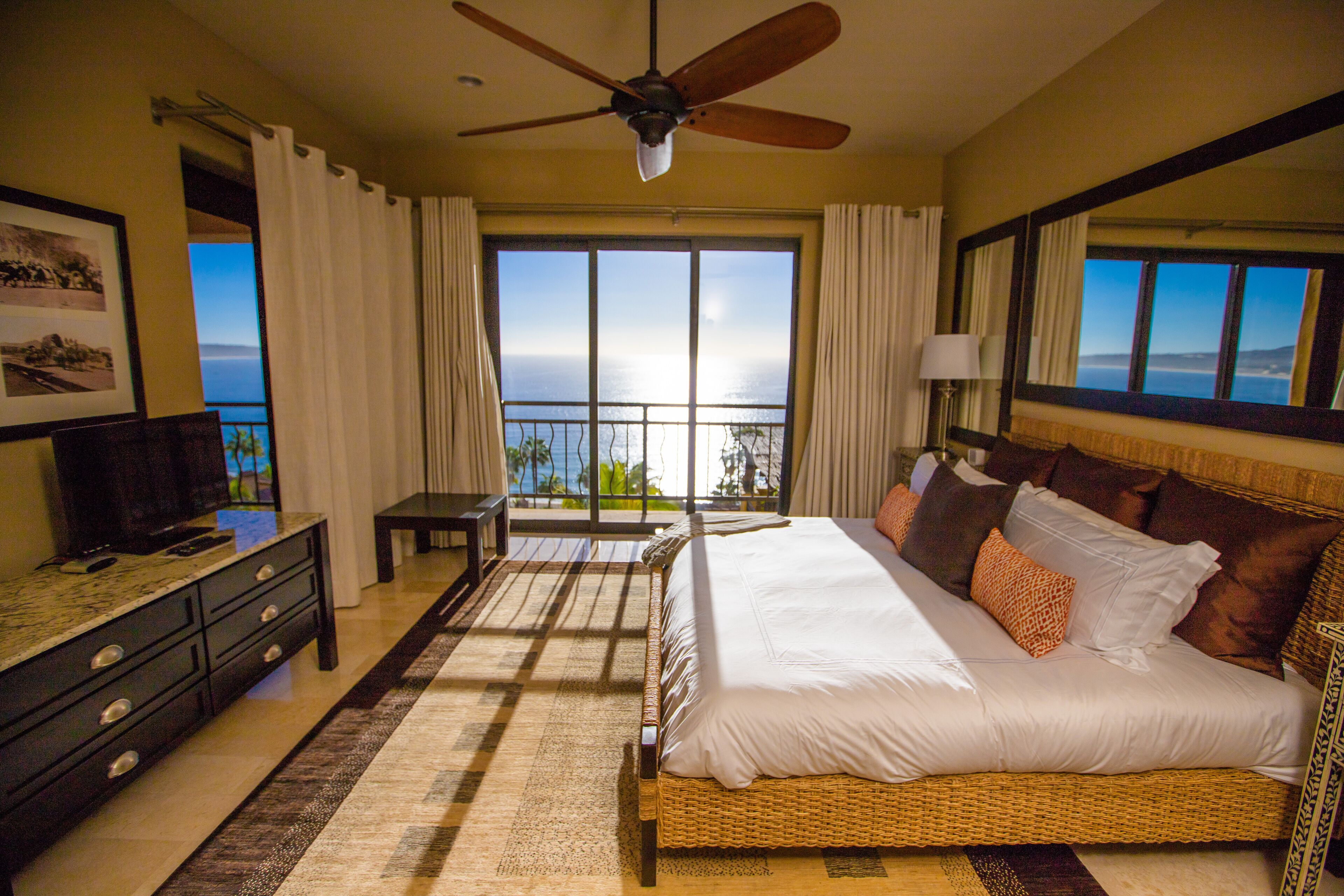 Highly Desirable Unit-Only Penthouse Level 3-Bedroom Unit!