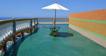 Merinäköala Heights Villa Montego Bay, josta on poikkeuksellisin näkymä.