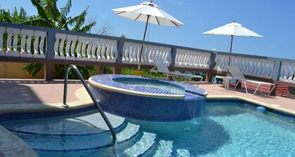 Merinäköala Heights Villa Montego Bay, josta on poikkeuksellisin näkymä.