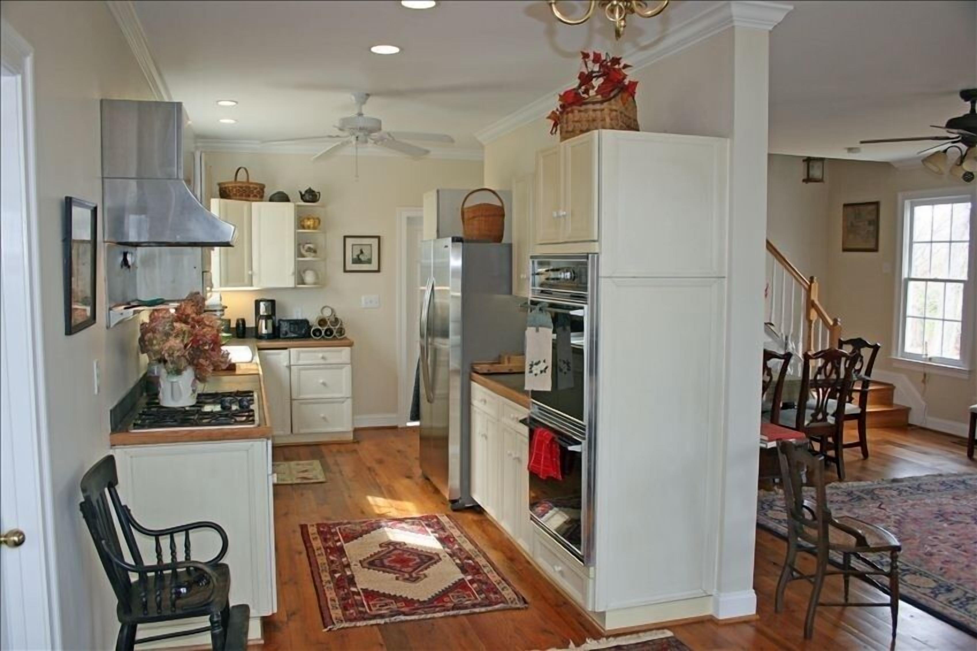 Hunt Box-Antique Filled Cottage on Lowelands Farm-Middleburg