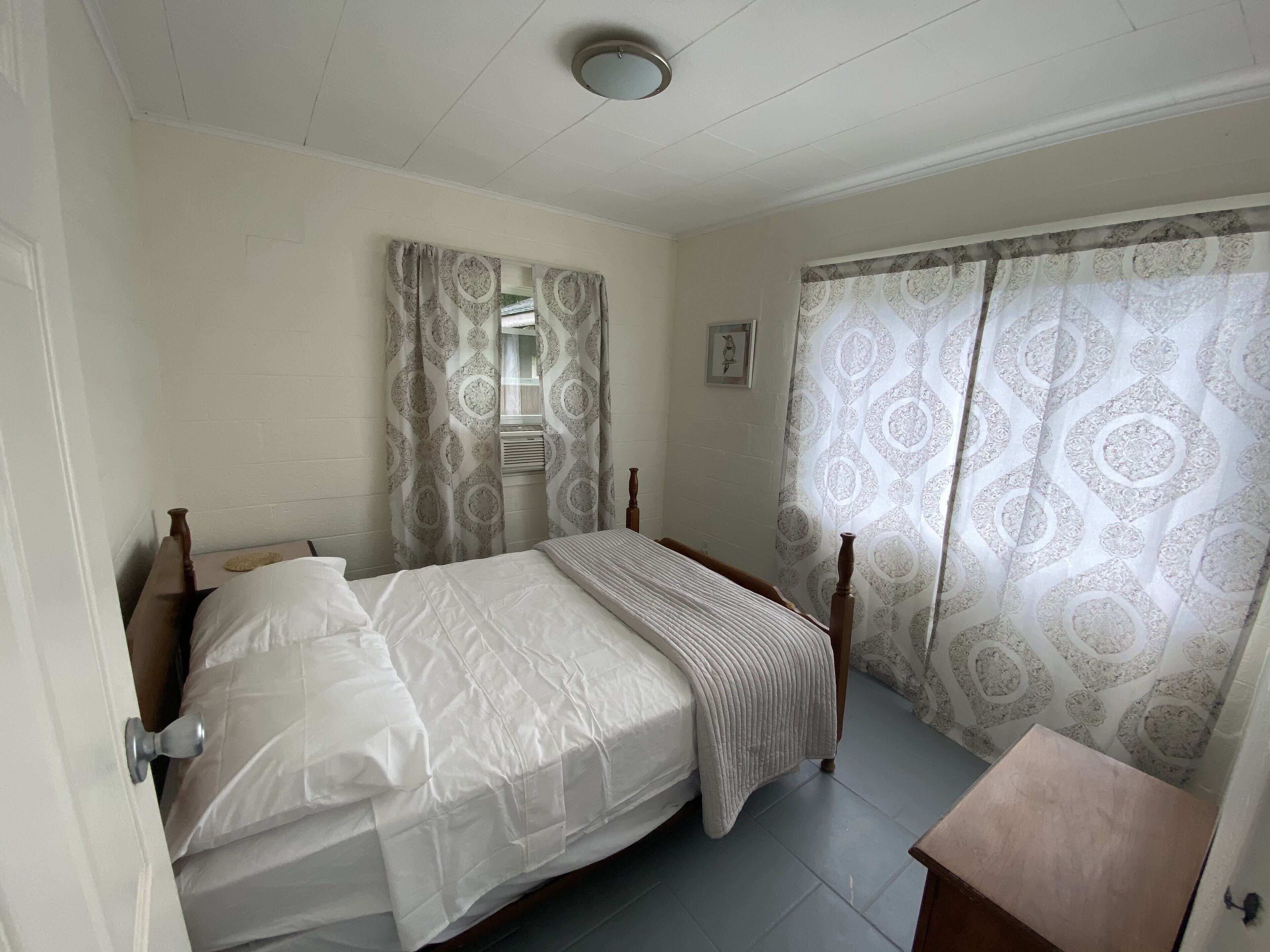 Stargazer Cottage - Lakefront Cottages On Semi-private Lake, Beach, Boats, Fun!