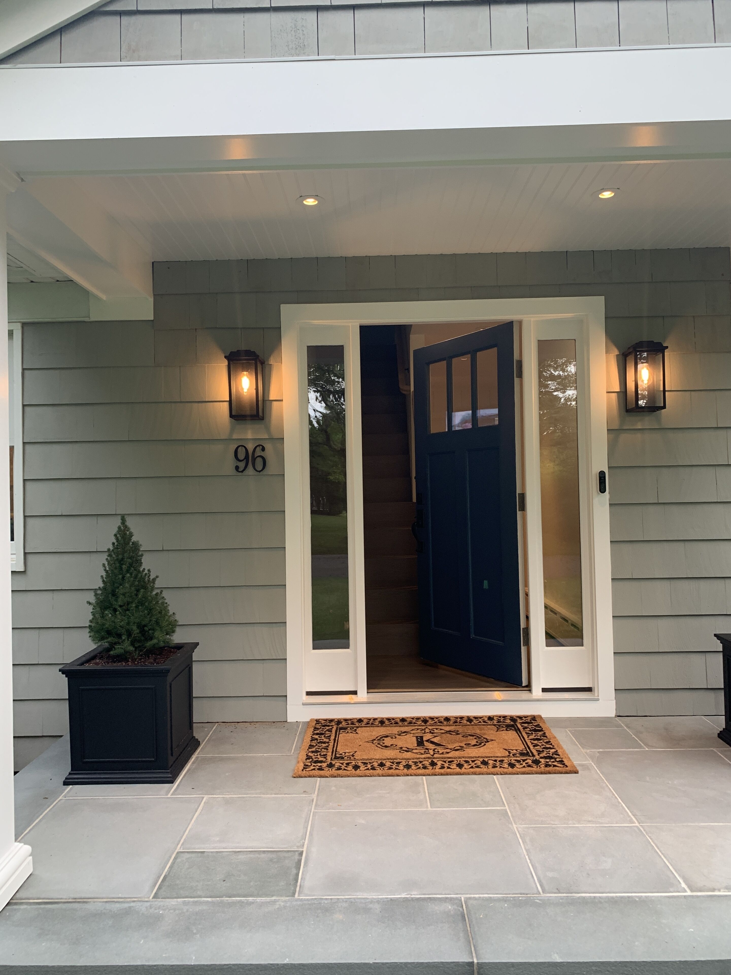 Updated 3 bed 3 bath available in the Hamptons 