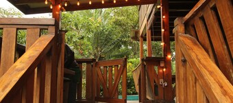 Cozy Caribbean Beachfront House (Pet & Kid Friendly)