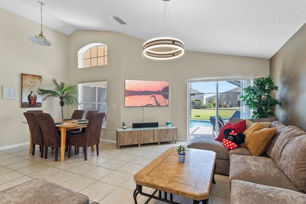 Smart TV, DVD player, books, stereo