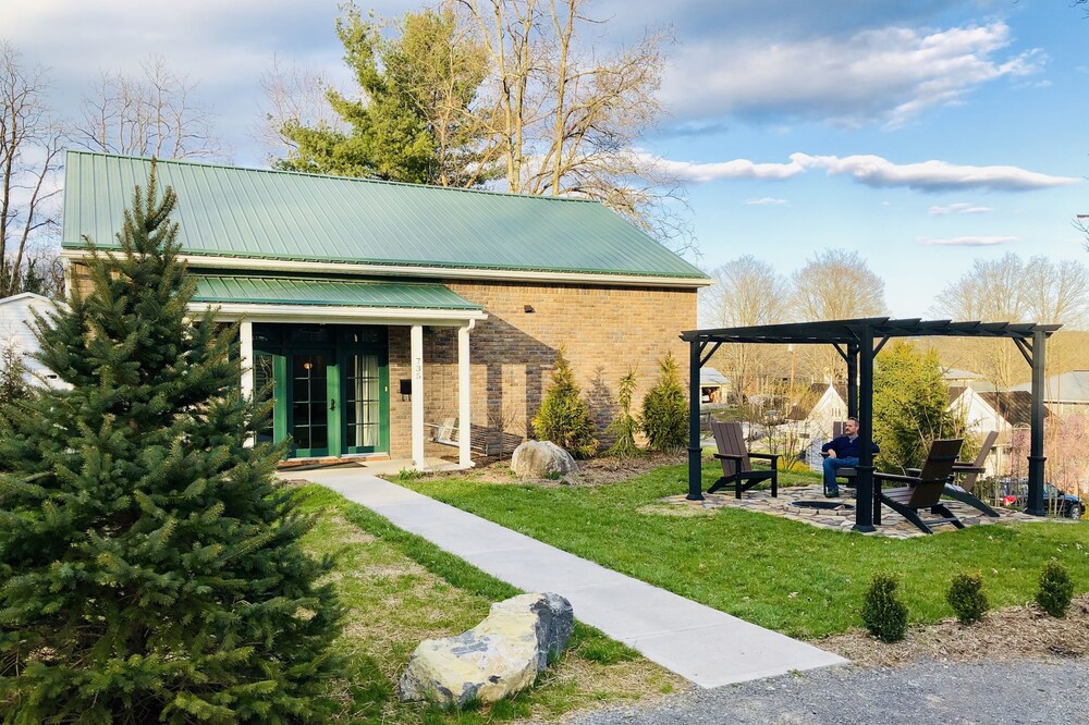 STONES THROW RETREAT in Downtown Lewisburg