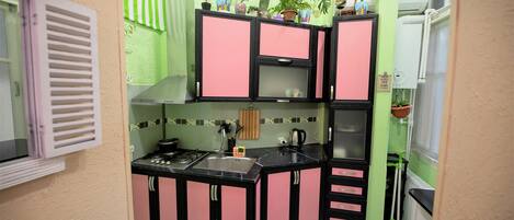 Utensilis de cuina, vaixella i coberteria