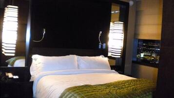 1 bedroom, in-room safe, desk, iron/ironing board