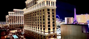 Vdara Resort -Junior Luxury Suite on the Strip - Free Parking & No Resort Fees