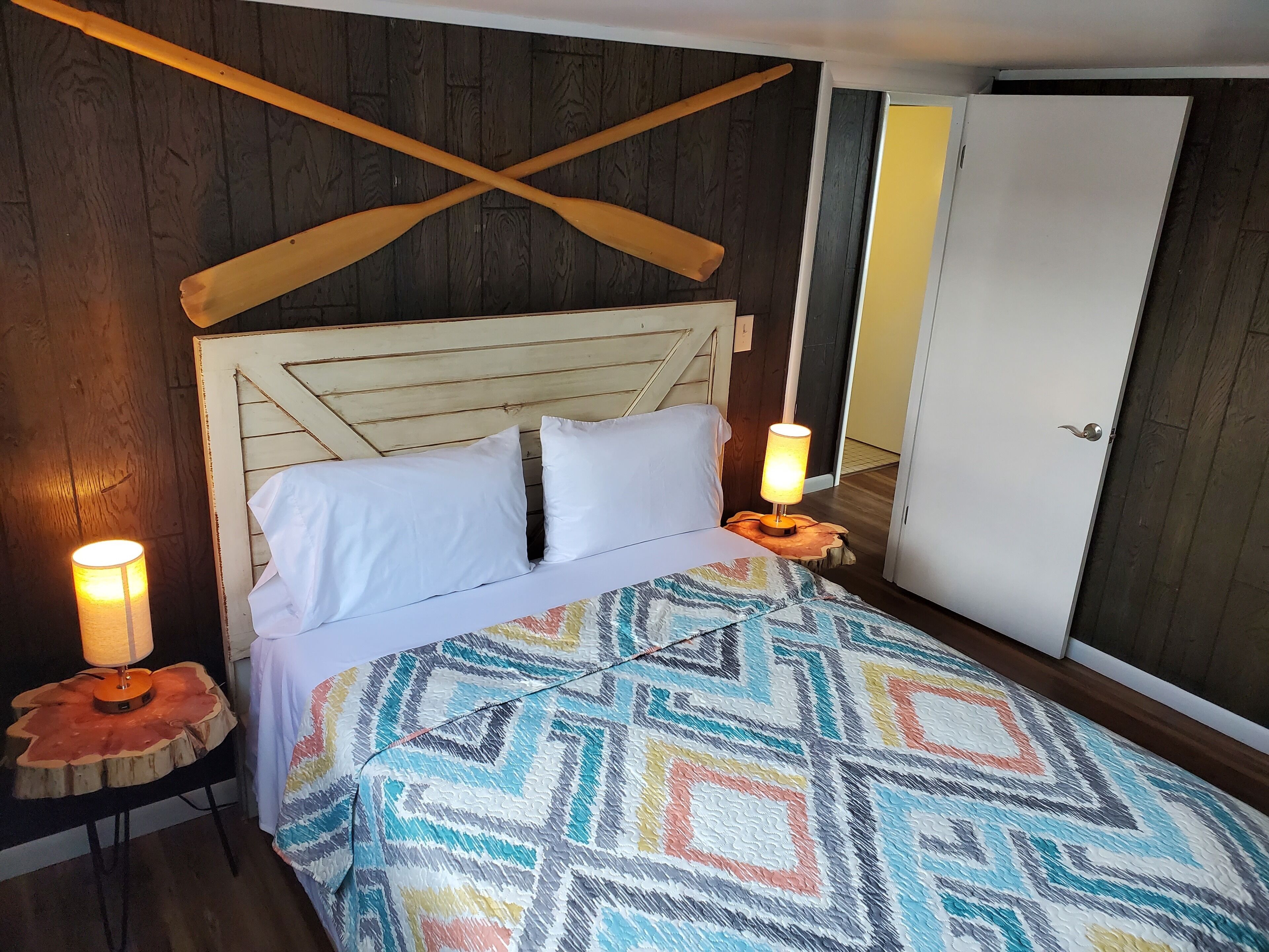 289 Amazing views, near LBL, boat rentals, lots of deck space. 3 bed/2 bath 