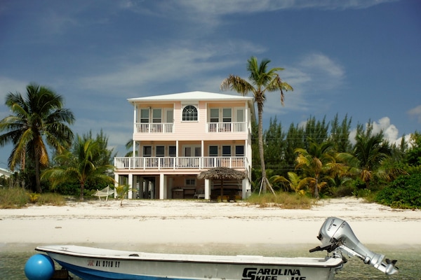 Abaco Palms & Carolina Skiff. Expansive views - steps to the beautiful water!
