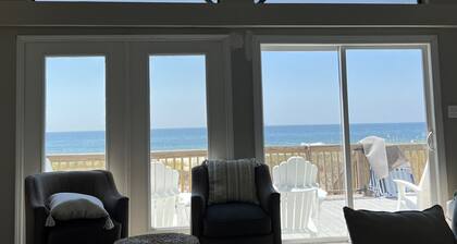 Relax With Walls Of Windows Directly On The Gulf!