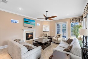 Smart TV, video games, DVD player, video library - Last Minute Price Reduction + 10% Discount for May and June (Kissimmee)