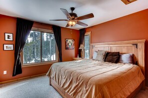 3 bedrooms, iron/ironing board, free WiFi, bed sheets