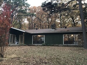 Exterior - Russellville Lake House- waterfront with private dock (Russellville)