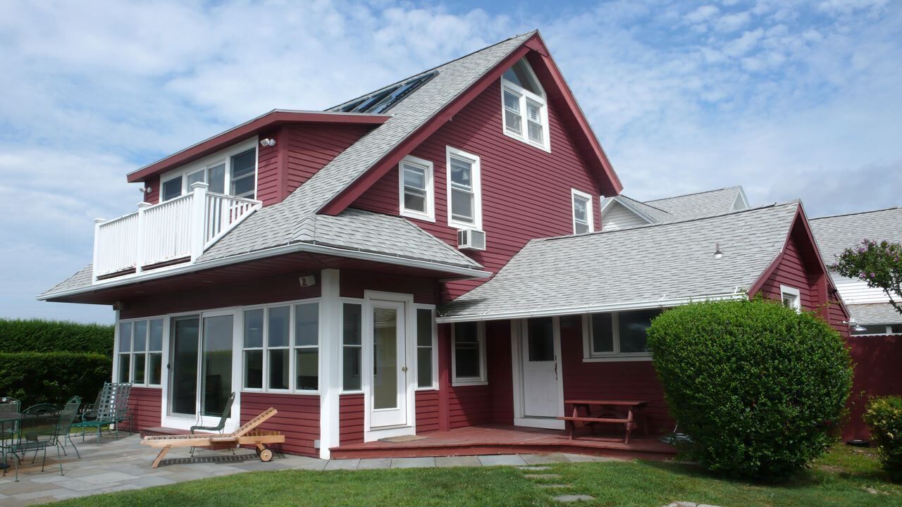 Lovely Cottage By The Beach With Spectacular Views Of The Long Island Sound