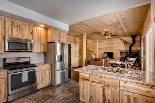 Pet Friendly, Mountain Views, Near Fishing, Skiing and Hiking - Con Alma