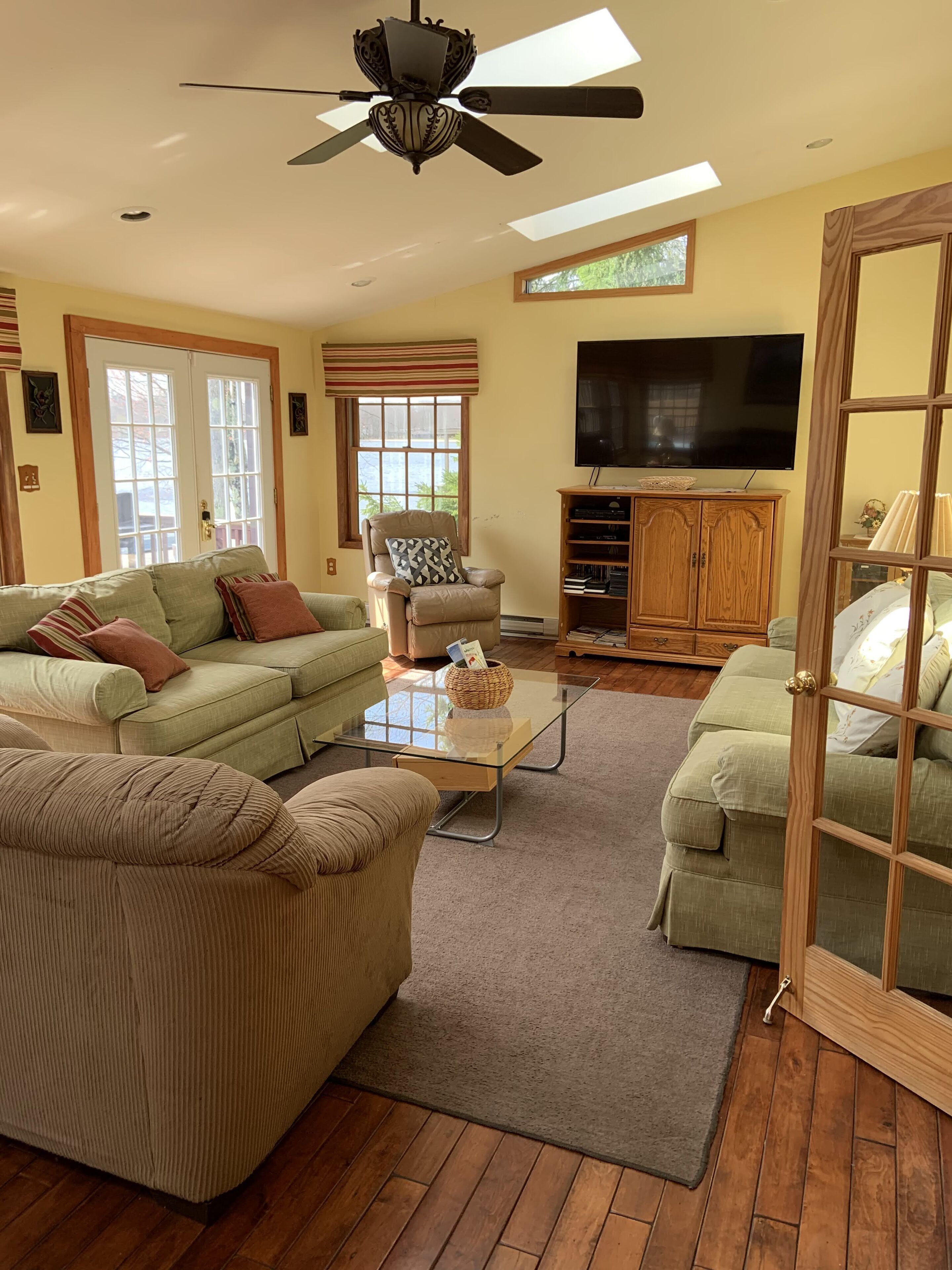 Upscale Lakefront Vacation in the Heart of the Poconos