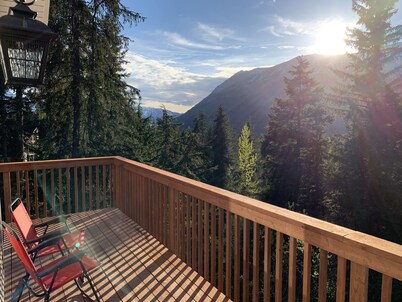 Stunning, New 2 bedroom Unit Minutes from Alyeska Resort