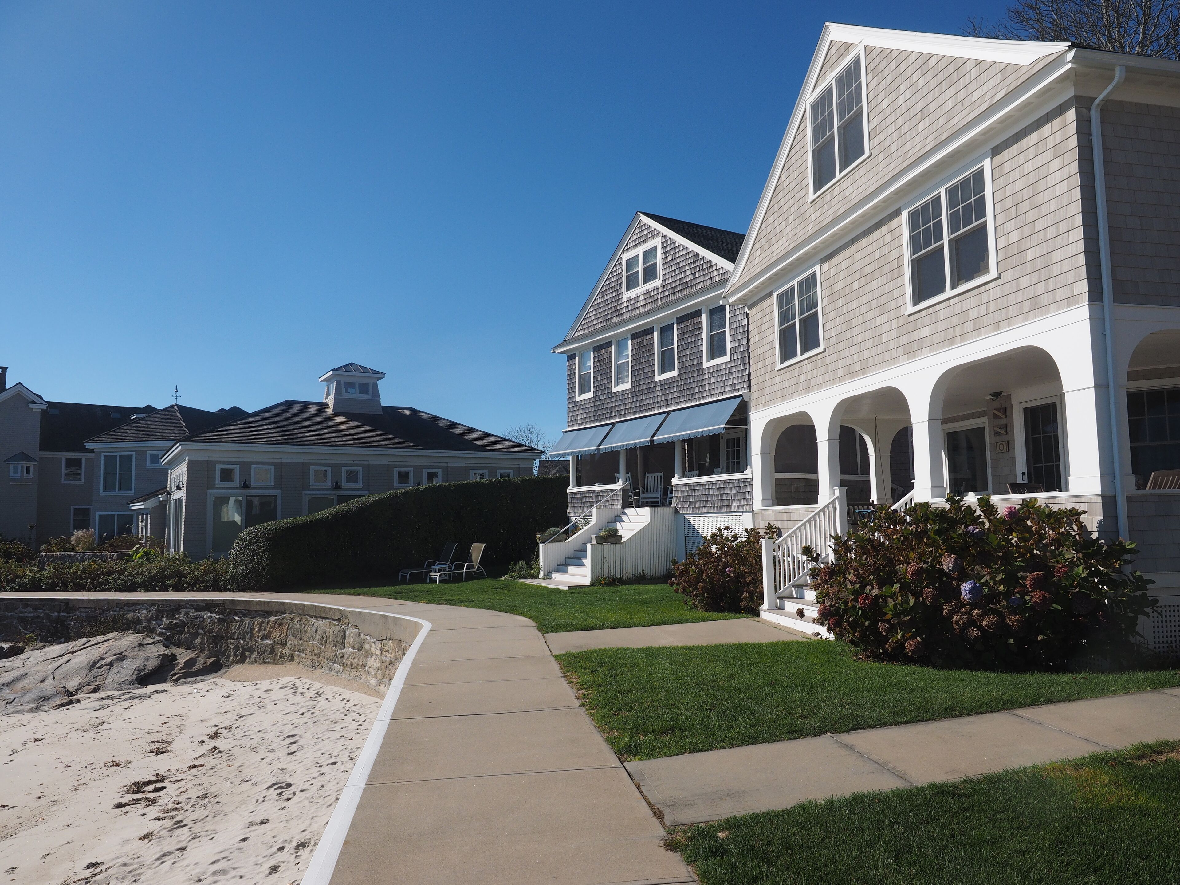 Beautiful Summer House On Long Island Sound