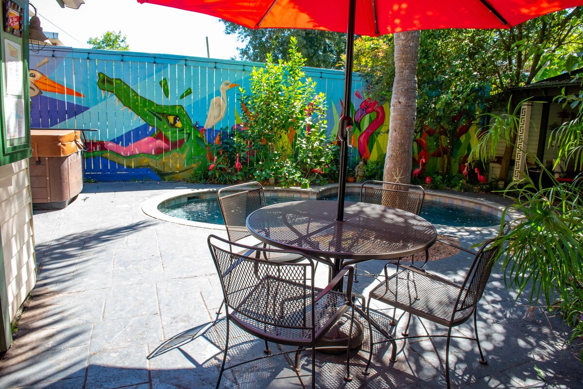Bywater New Orleans oasis with 4 suites and cocktail pool