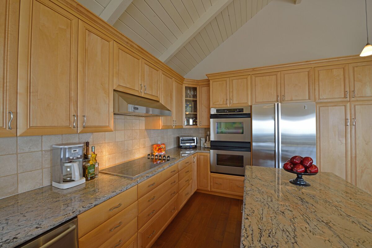 Sweeping Ocean Vus! SUPERIOR LOCATION withPrivacy! CLEANING-SAFE Policies! 