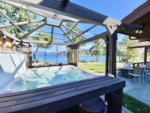 Lopez Island Beachfront Sanctuary - Hot-tub - Amenities