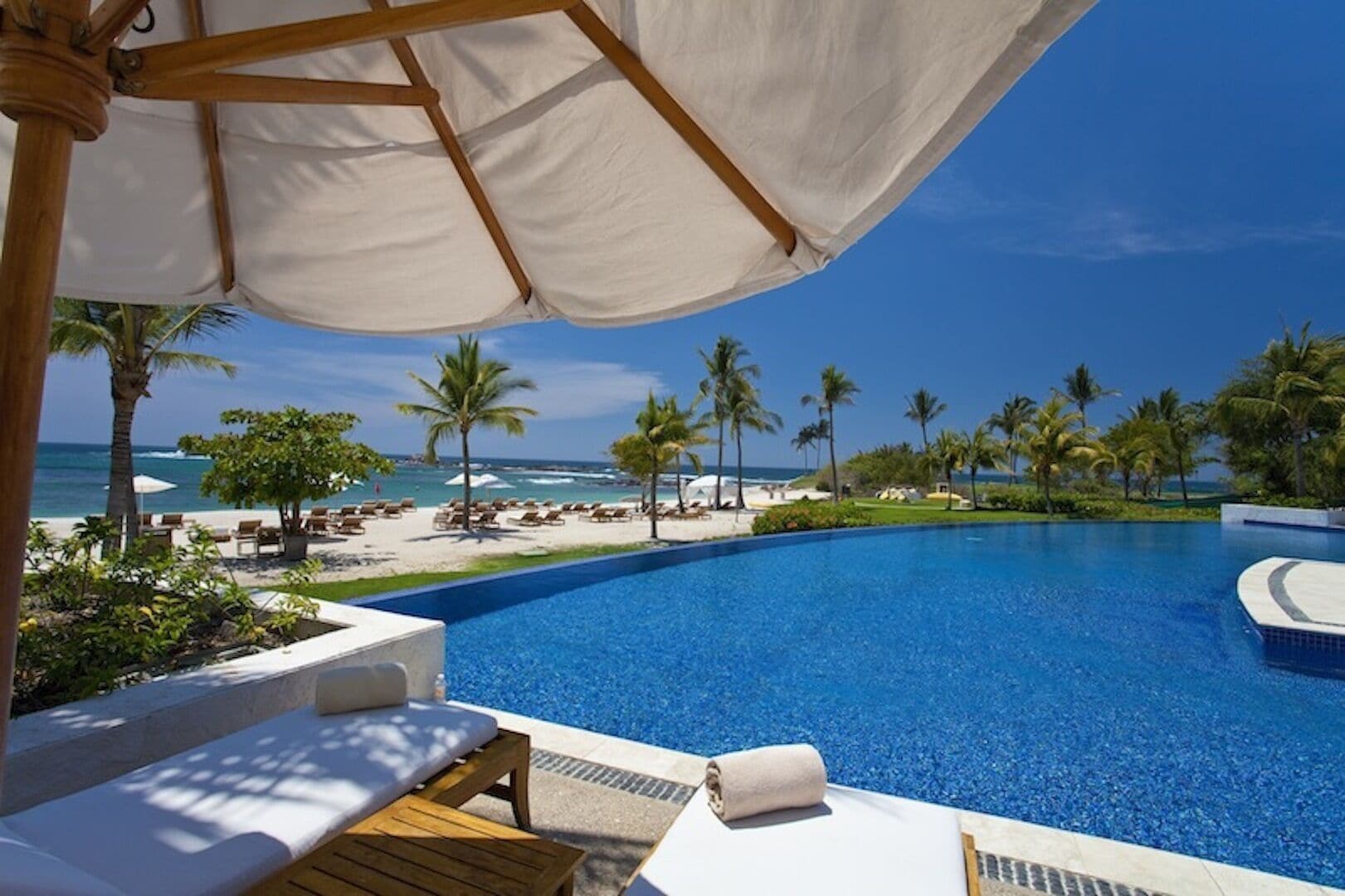 St Regis Beach Club
