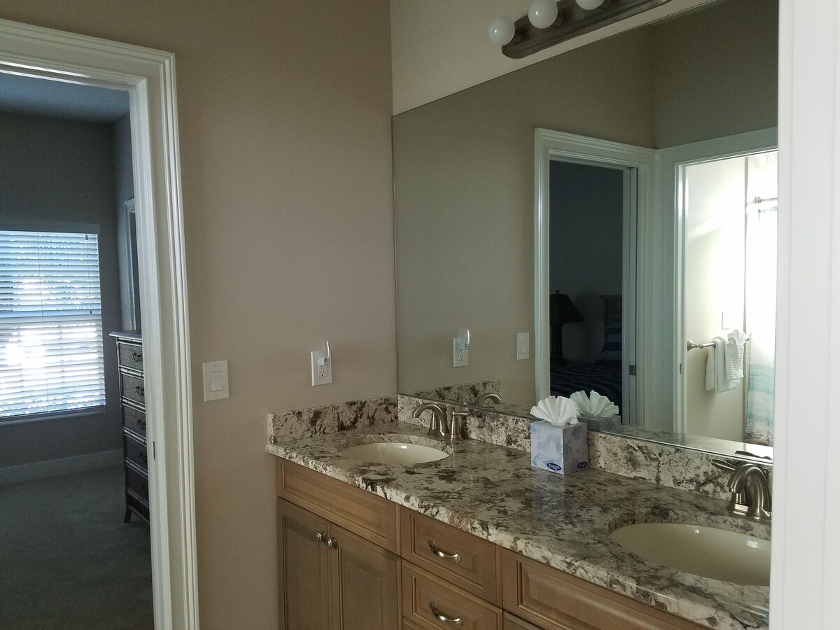 Photo 12 of Olde Florida Style, 4 Bedrooms 3 Bath Pool\Hot Tub - Free Pool and Spa Heat!
