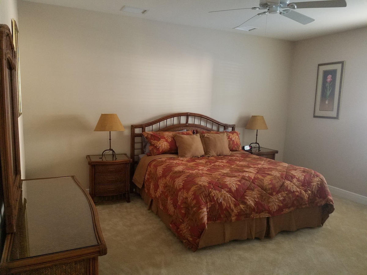 Photo 8 of Olde Florida Style, 4 Bedrooms 3 Bath Pool\Hot Tub - Free Pool and Spa Heat!