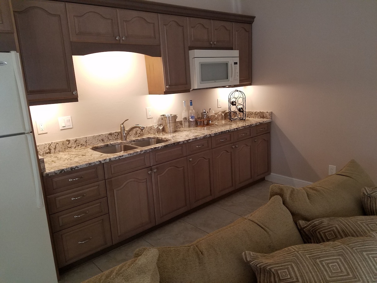 Photo 14 of Olde Florida Style, 4 Bedrooms 3 Bath Pool\Hot Tub - Free Pool and Spa Heat!