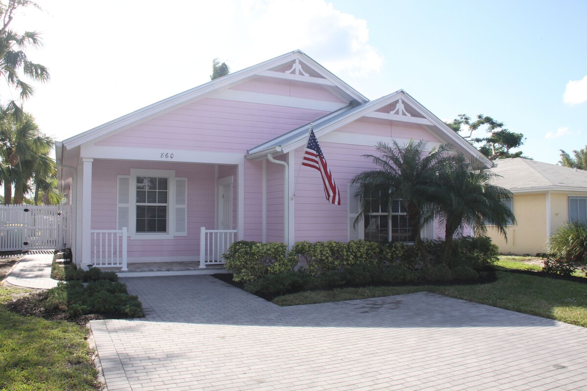 Photo 4 of Olde Florida Style, 4 Bedrooms 3 Bath Pool\Hot Tub - Free Pool and Spa Heat!