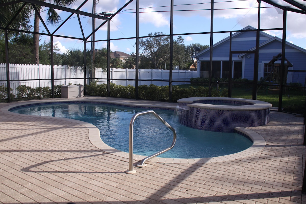 Photo 2 of Olde Florida Style, 4 Bedrooms 3 Bath Pool\Hot Tub - Free Pool and Spa Heat!
