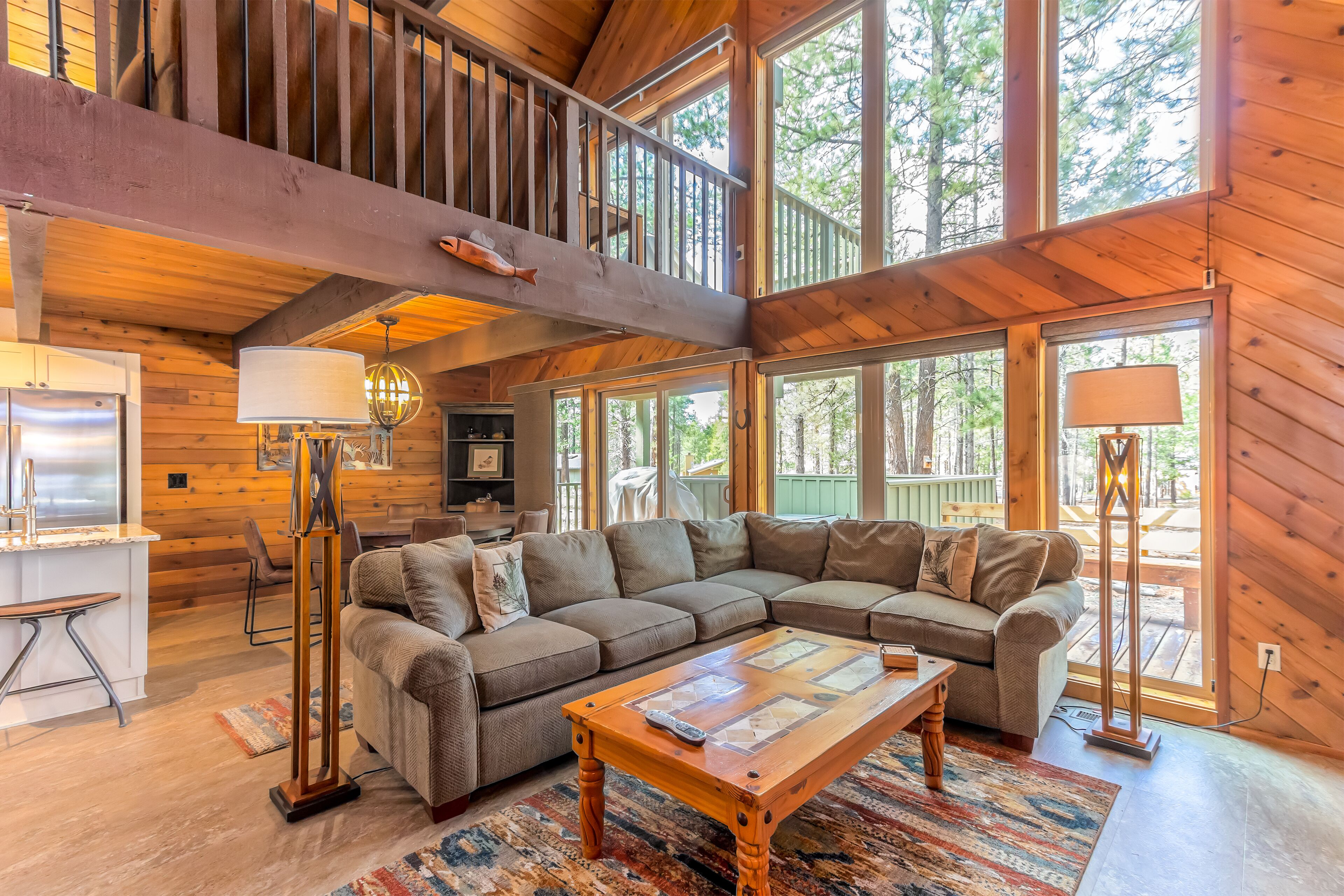 4 Bedroom Classic Cabin, A/C, Walk to Starbucks & The Village  -  DEER08