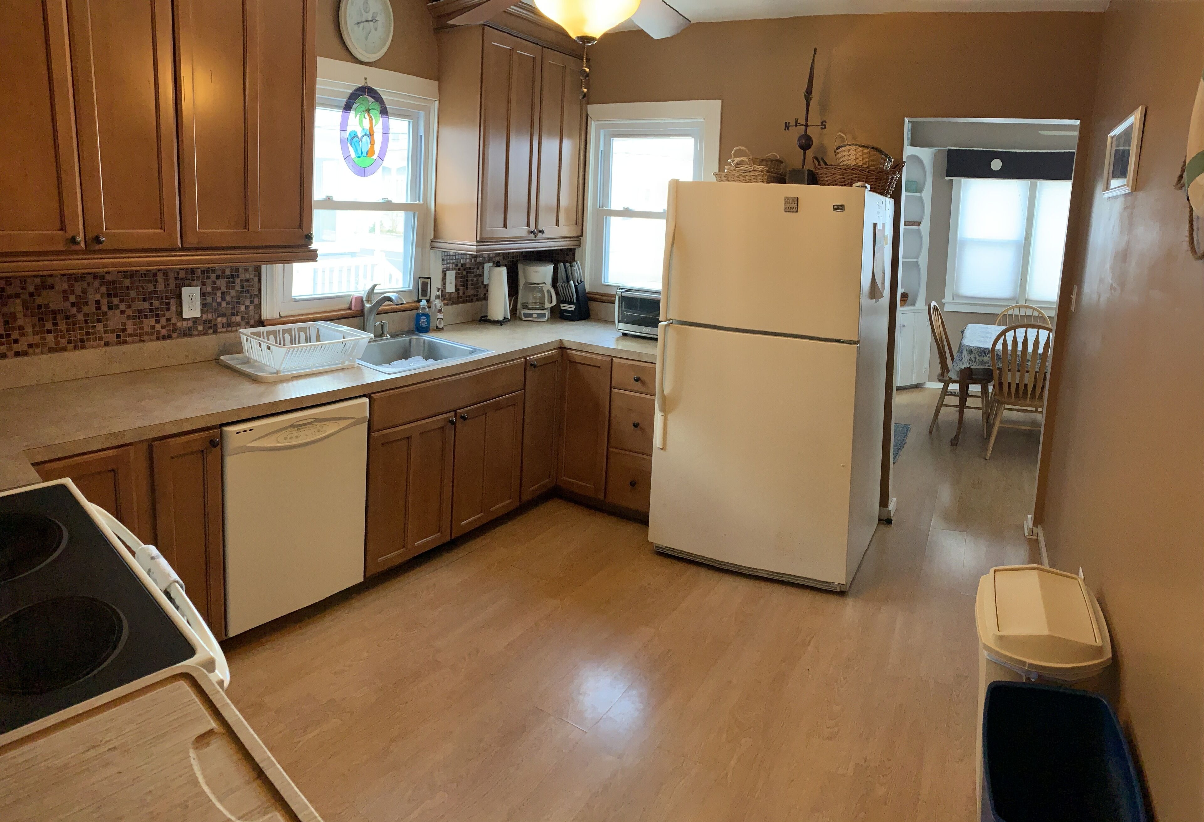 Frigorífic, microones, forn i placa de cuina 