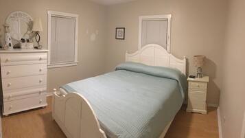 4 bedrooms, iron/ironing board, free WiFi