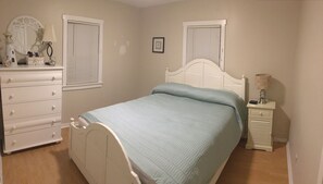 4 bedrooms, iron/ironing board, free WiFi