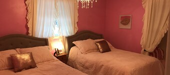 Findley Lake- Pfarrhaus- Enjoy 4 seasons of skiing, snowmobiling and the lake.