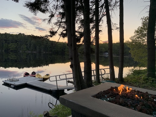 Peaceful Lake waterfront! Full Kitchen! Heat&AC! 5min to town, 8min to Garden!