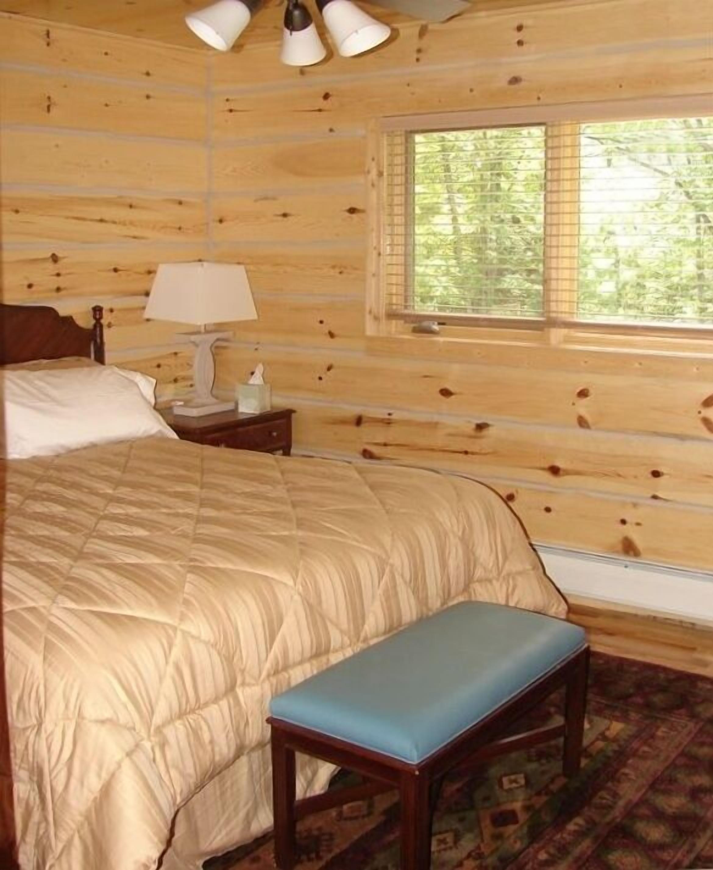 Custom built Home on Round Lake