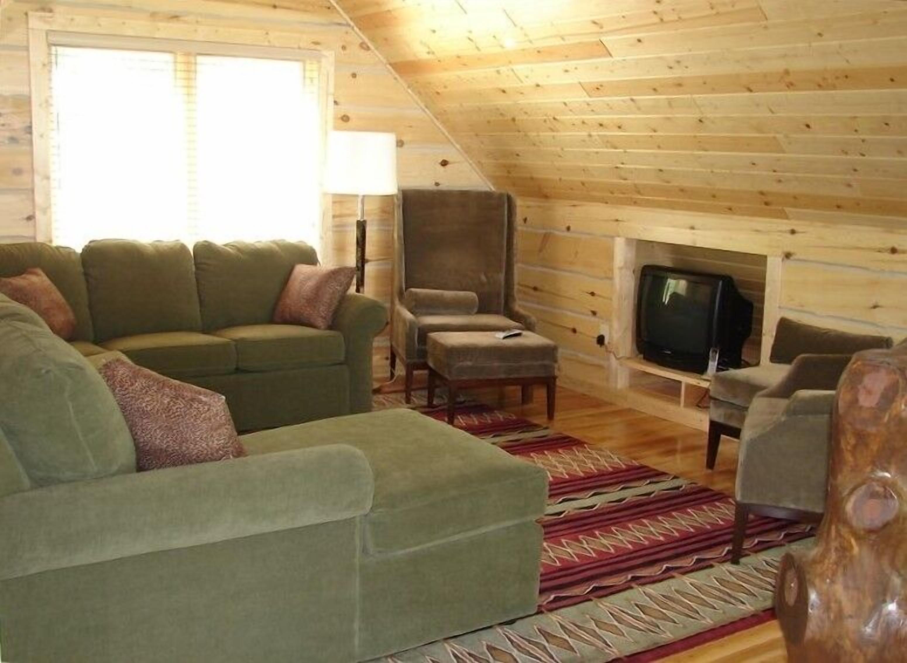 Custom built Home on Round Lake