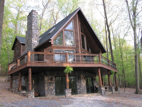 Luxury Cabin Nestled In The Beautiful Blue Ridge Mountains