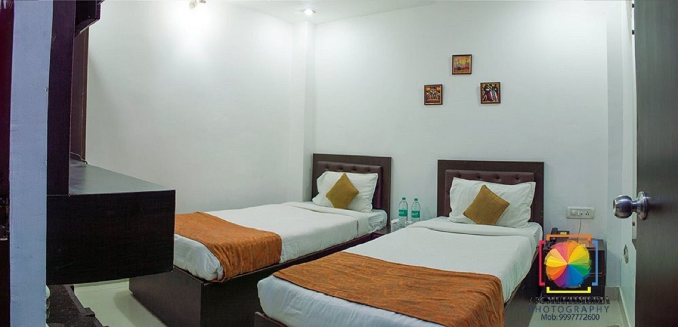 Hotel Taj Galaxy, Agra ( A Boutique Hotel )