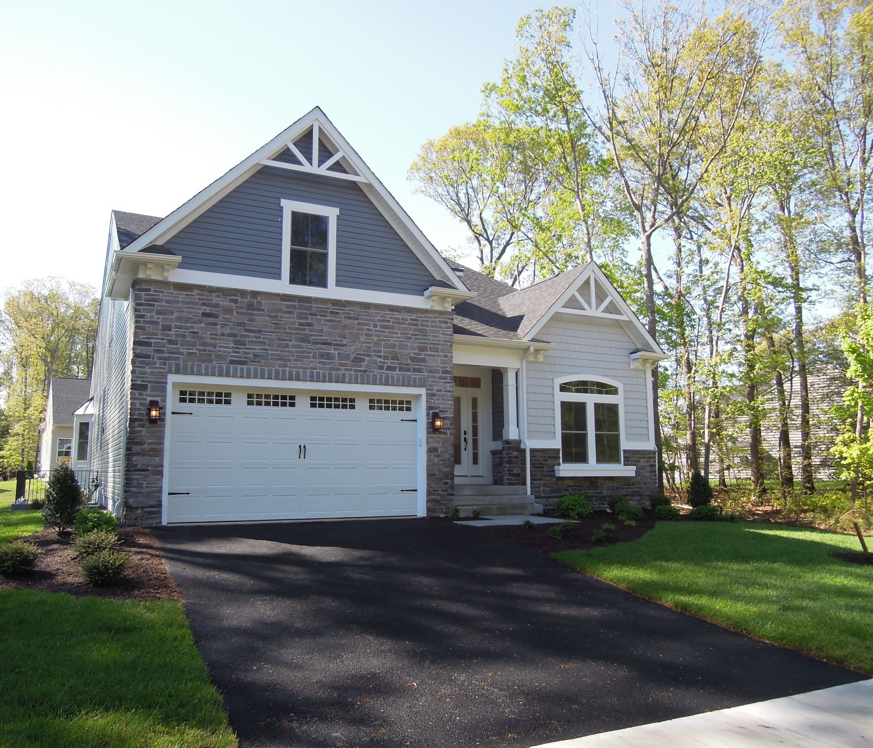 5 Br Home With Rec Room, Community Pool, Tennis, Close To Beach