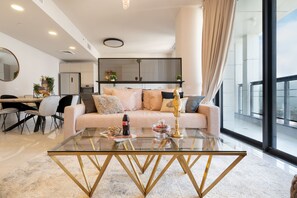 Design Penthouse, 4 Bedrooms, Accessible, Tower | Living room | LCD TV, heated floors - Jtower Luxury Residence (Jerusalem)
