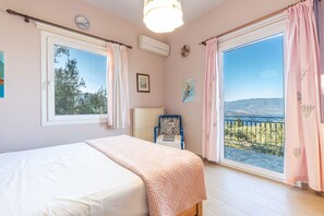 Apartamento luxo (Dafni) | Vista do quarto