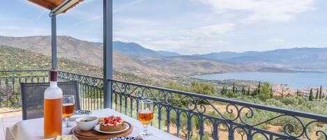 Panoramic Apartment (Olive) | Balcony view