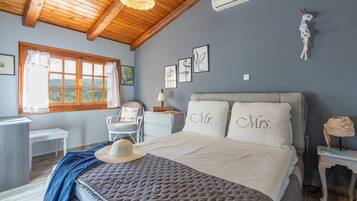 Standard Double Room, Garden View | 1 bedroom, Egyptian cotton sheets, premium bedding, pillowtop beds